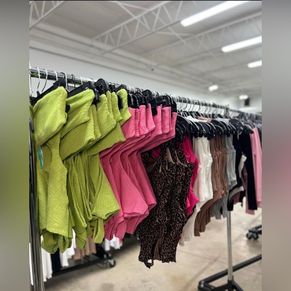 UNLISTED INVENTORY LIVE SHOW - Picture 8 of 17